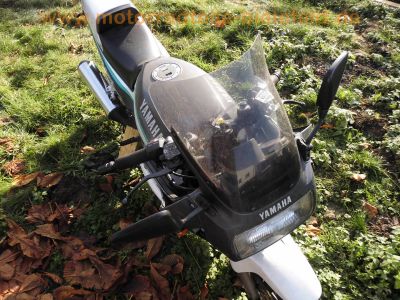Yamaha_FZ_750_Genesis_2KK_grau-weiss_letztes_Modell_1990_17_Zoll_Vorderrad_Vollverkleidung_4in1_Auspuff_-_wie_1FN_3KT_37.jpg