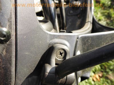 Yamaha_FZ_750_Genesis_2KK_grau-weiss_letztes_Modell_1990_17_Zoll_Vorderrad_Vollverkleidung_4in1_Auspuff_-_wie_1FN_3KT_41.jpg