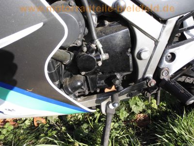 Yamaha_FZ_750_Genesis_2KK_grau-weiss_letztes_Modell_1990_17_Zoll_Vorderrad_Vollverkleidung_4in1_Auspuff_-_wie_1FN_3KT_45.jpg