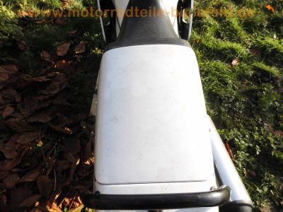 Yamaha_FZ_750_Genesis_2KK_grau-weiss_letztes_Modell_1990_17_Zoll_Vorderrad_Vollverkleidung_4in1_Auspuff_-_wie_1FN_3KT_63.jpg