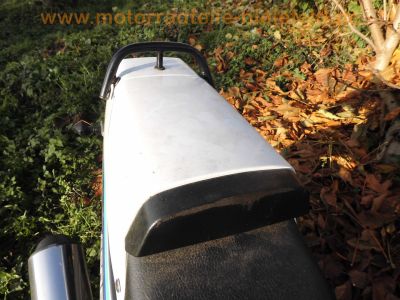 Yamaha_FZ_750_Genesis_2KK_grau-weiss_letztes_Modell_1990_17_Zoll_Vorderrad_Vollverkleidung_4in1_Auspuff_-_wie_1FN_3KT_71.jpg
