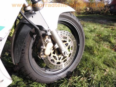 Yamaha_FZ_750_Genesis_2KK_grau-weiss_letztes_Modell_1990_17_Zoll_Vorderrad_Vollverkleidung_4in1_Auspuff_-_wie_1FN_3KT_82.jpg