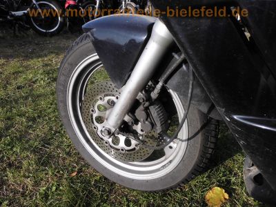 Suzuki_GSX_750_F_GR78A_schwarz_Tourenscheibe_-_Ersatzteile_wie_GSX_600F_GN72B_30.jpg