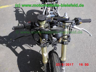 Suzuki_RGV250_GAMMA_VJ22B_Zweizylinder_Zweitakt_two-stroke_Supersportler_Tuning_an_Fahrwerk_Motor_-_no_VJ21_VJ23_Aprilia_RS250-35.jpg
