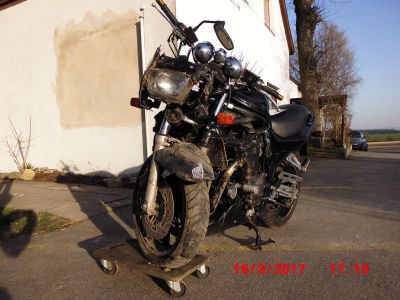 Suzuki_GSF1200S_Bandit_GV75A_crash_BOS-Auspuff_TRW_Lucas_Fussrasten_-_Ersatzteile_Teile_spares_spare-parts_wie_WVA9_3.JPG