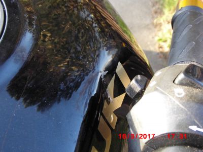 Suzuki_GSF1200S_Bandit_GV75A_crash_BOS-Auspuff_TRW_Lucas_Fussrasten_-_Ersatzteile_Teile_spares_spare-parts_wie_WVA9_72.JPG