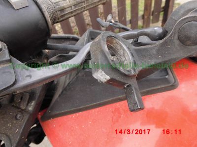 Kawasaki_GPz550UT_ZX550A_ohne_Gabel_Motor_KZ550B_–_wie_GPz_Z_KZ_400_500_550_650_750_E_UT-14.jpg