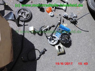 Honda_CBR125R_JC34_rot_Sturz_-_plus_Teile_Ersatzteile_parts_spares_spare-parts_ricambi_repuestos_wie_JC39-8.jpg