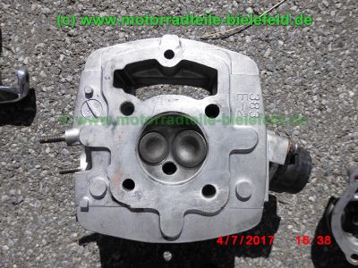 Honda_CB125J_blau_Oldtimer_1978_teilzerlegt_plus_Ersatzteile_Teile_spare-parts_ricambi_repuestos_–_Technik_wie_CB125S_CG125_XL125K_SL125-44.jpg