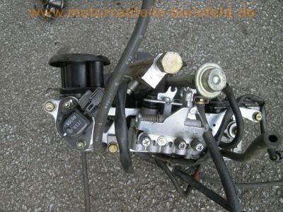 Honda_VFR_800_Fi_RC46_Motorteile_Zylinderkopf_Lichtmaschine_Anlasser_Kupplung_etc__38.jpg