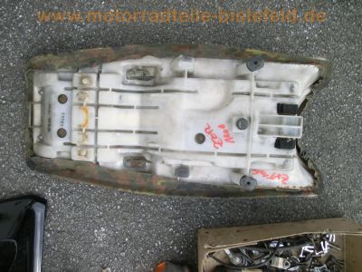 Kawasaki_ZZ-R_1100_C_ZXT10C_4-1_Auspuff_Einzelsitz_-_Motor_wie_ZRX_1100_GPZ_1100_ZXT10D_ZXT10E_28.jpg