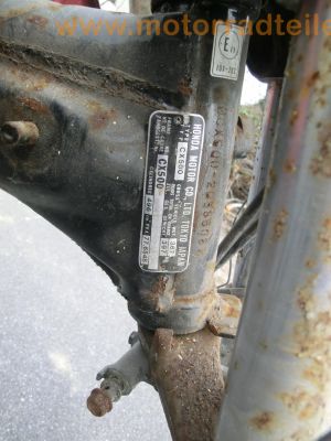 Honda_CX_500_Wrack_mit_CB_400_Teilen_Koffer-Traeger_Ersatzteile_spares_-_wie_CX_500_C_PC01_13.jpg