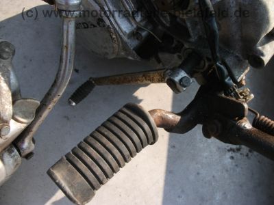 Honda_CB_100_Teilemotor_und_Motor_komplett_-_wie_CB_72_77_92_125_J_5.jpg