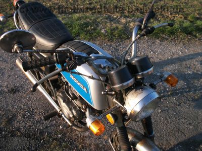 Honda_CB_125_K_blau-weiss_wie_CB_125_200_250_K_T_G_52.jpg