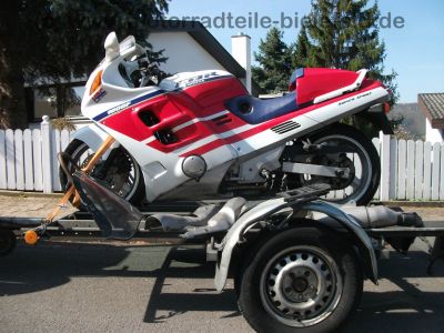 Honda_CBR_1000_F_SC24_HRC_rot-weiss-blau_4in1_Auspuff_Gepaecktraeger_Tourenscheibe_Soziusabdeckung_1.jpg