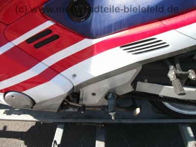 Honda_CBR_1000_F_SC24_HRC_rot-weiss-blau_4in1_Auspuff_Gepaecktraeger_Tourenscheibe_Soziusabdeckung_40.jpg
