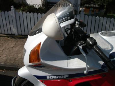 Honda_CBR_1000_F_SC24_HRC_rot-weiss-blau_4in1_Auspuff_Gepaecktraeger_Tourenscheibe_Soziusabdeckung_42.jpg