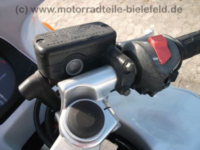 Honda_CBR_1000_F_SC24_HRC_rot-weiss-blau_4in1_Auspuff_Gepaecktraeger_Tourenscheibe_Soziusabdeckung_50.jpg