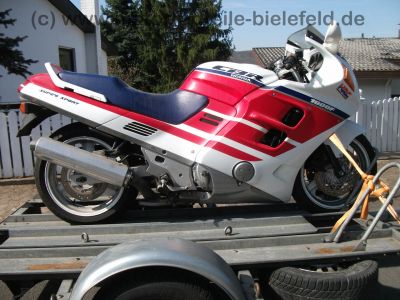 Honda_CBR_1000_F_SC24_HRC_rot-weiss-blau_4in1_Auspuff_Gepaecktraeger_Tourenscheibe_Soziusabdeckung_84.jpg