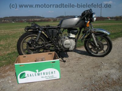 Yamaha_XS_360_1U4_teilzerlegt_wie_XS_250_360_400_SOHC_SE_1U5_2A2_4G5_12.jpg