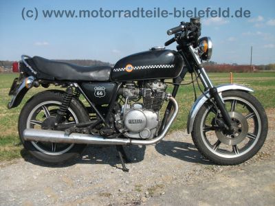 Yamaha_XS_400_2A2_schwarz_Route_76_wie_XS_250_360_400_SOHC_SE_1U4_1U5_2A2_4G5_51.jpg